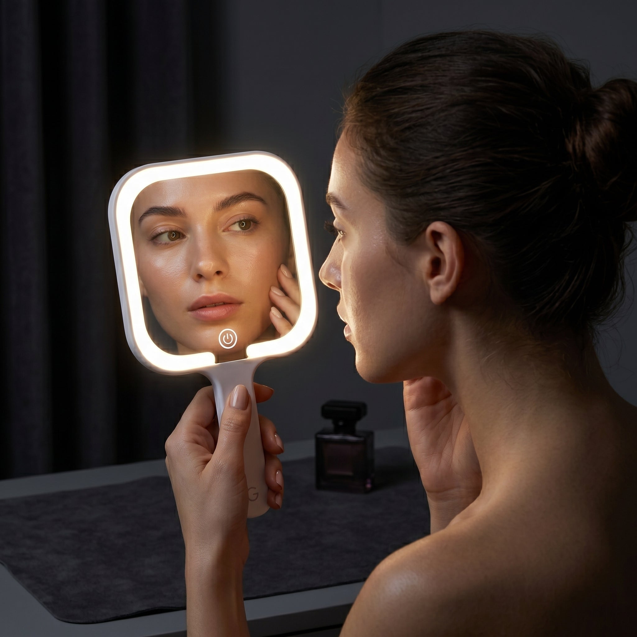Glow Mirror Stand